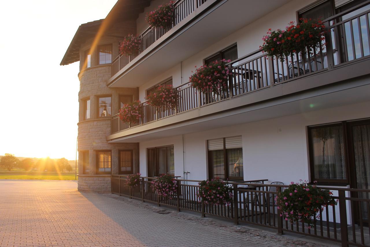 Landhotel Kastanienhof Georgenberg Ngoại thất bức ảnh